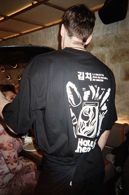 T-shirt Hallyu Kitchen avec recette de kimchi — merch street coréen